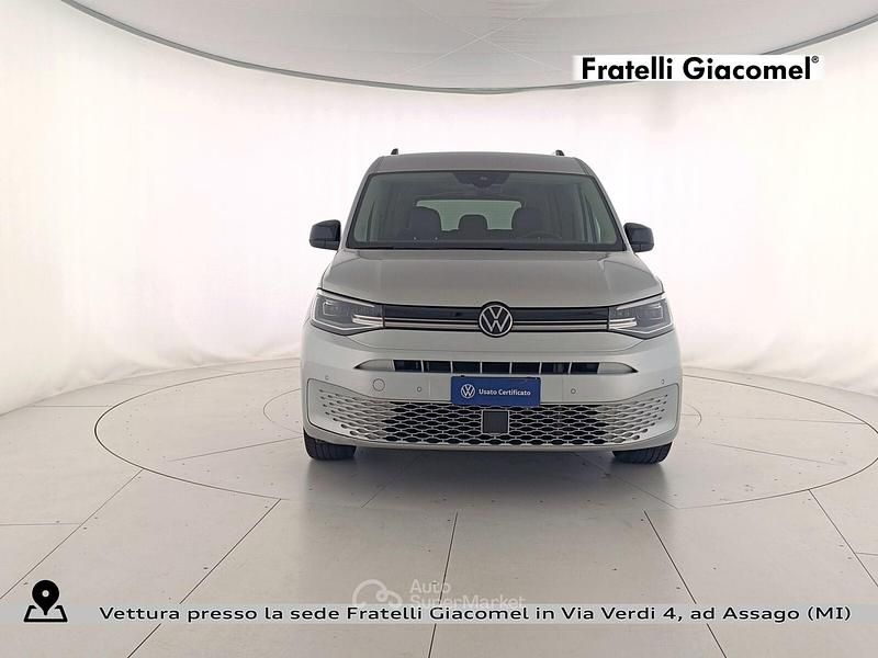 Usata VW Caddy Maxi Life 122 CV (89 kW) 2022 Argento reflex metallizzato Monovolume
