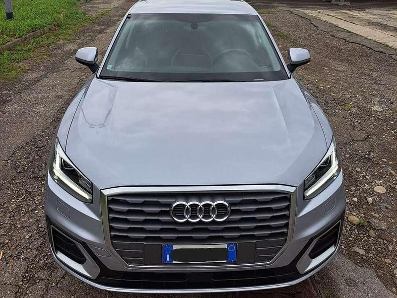 Grigio Usata 2019 Audi Q2 Sport SUV | 20.900 € (Buon prezzo) - Immagine 1/4