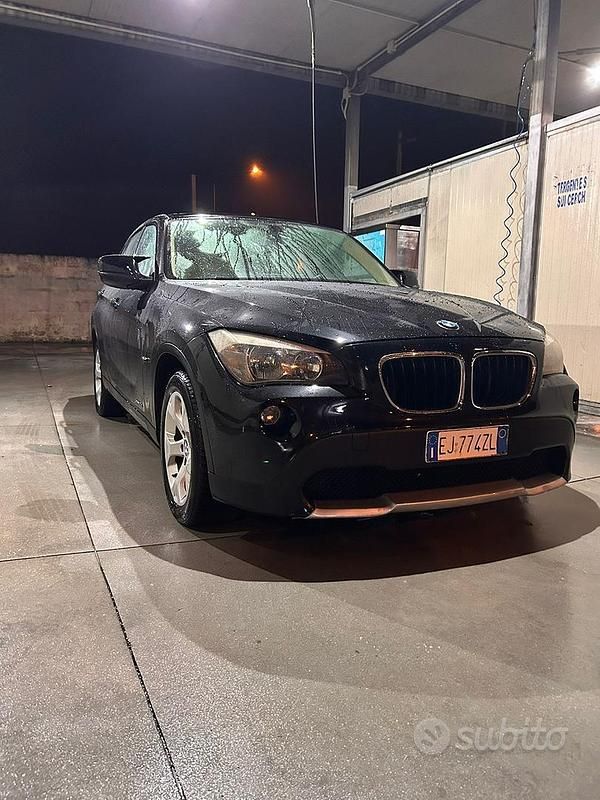 Usata BMW X1 150 CV (110 kW) 2011 Nero SUV