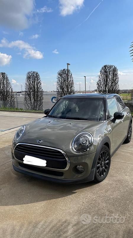 Grigio Usata 2018 Mini Cooper D Business Due volumi | 15.500 € (Buon prezzo) - Immagine 1/4