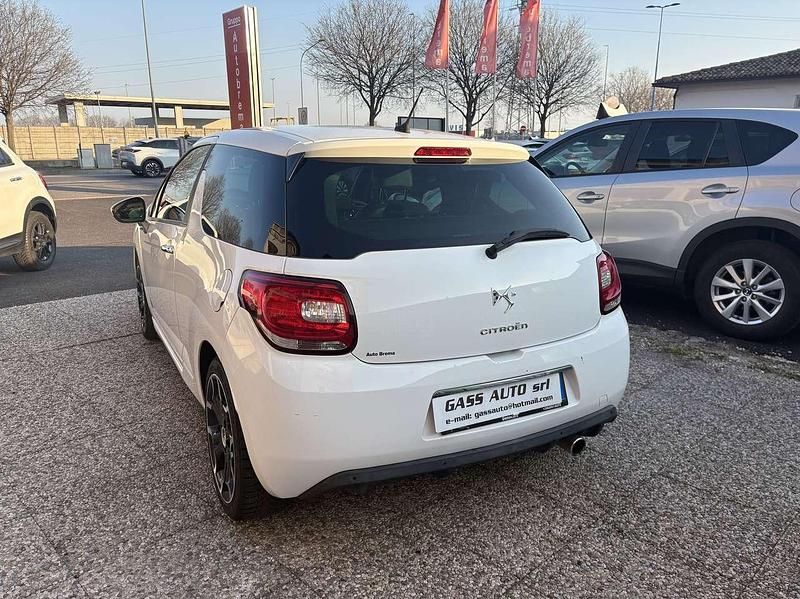 Usata Citroën DS3 Chic 95 CV (69 kW) 2011 Bianco Utilitaria