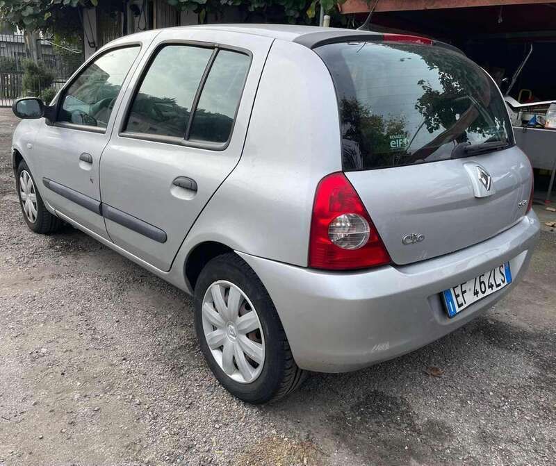 Usata Renault Clio II 72 CV (52 kW) 2010 Grigio Berlina