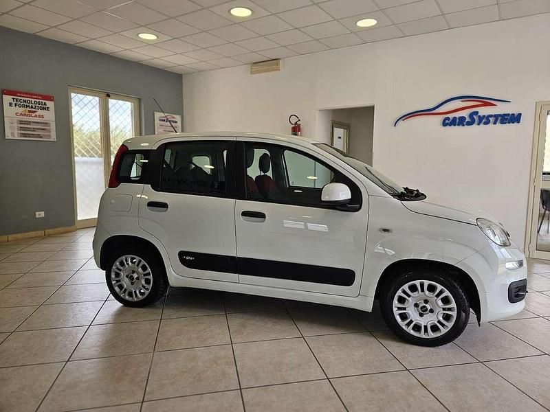 Usata Fiat Panda Easy 69 CV (50 kW) 2015 Bianco Utilitaria