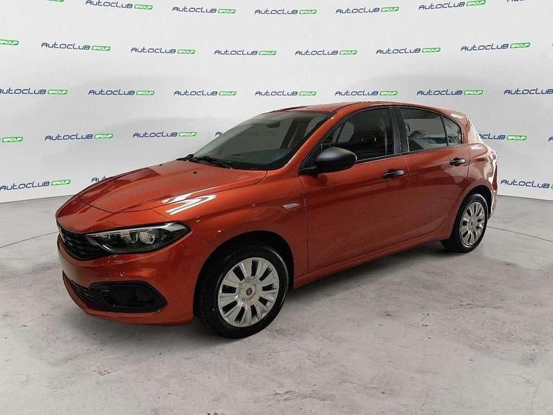Arancio paprika Nuova 2025 Fiat Tipo Tre volumi | 17.900 € (Ottimo prezzo) - Immagine 1/4