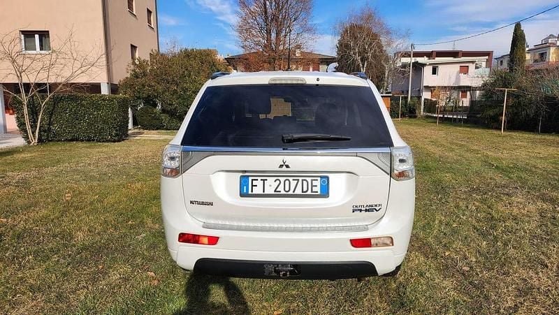 Usata Mitsubishi Outlander Intense 150 CV (110 kW) 2013 SUV
