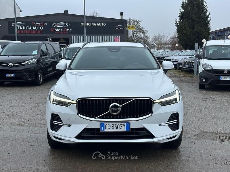 Usata Volvo XC60 Momentum 197 CV (144 kW) 2021 Bianco SUV
