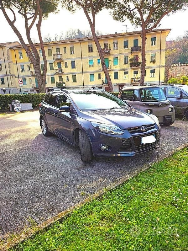 Usata Ford Focus 105 CV (77 kW) 2011 Blu Station wagon