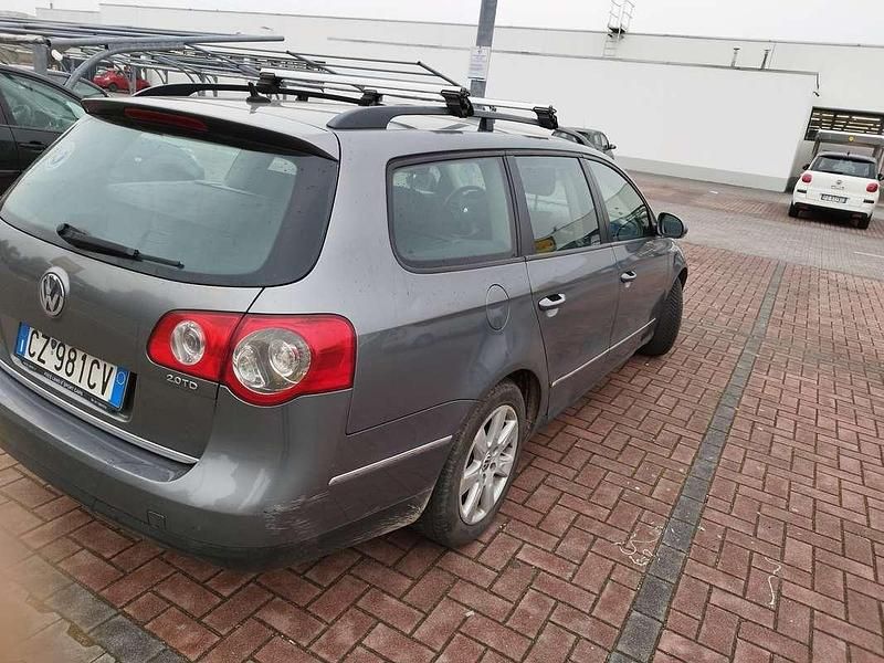 Usata VW Passat Highline 140 CV (102 kW) 2006 Grigio Station wagon