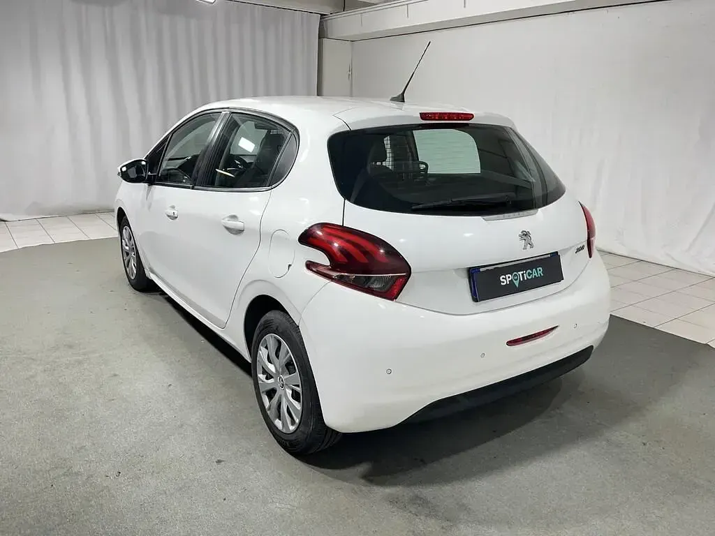 Usata Peugeot 208 Active 102 CV (75 kW) 2020 Bianco Utilitaria