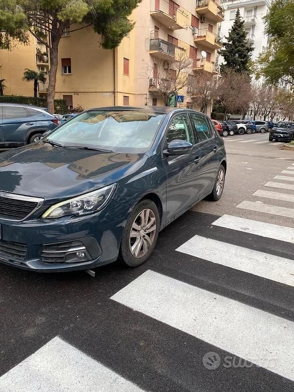 Usata Peugeot 308 110 CV (80 kW) 2019 Berlina