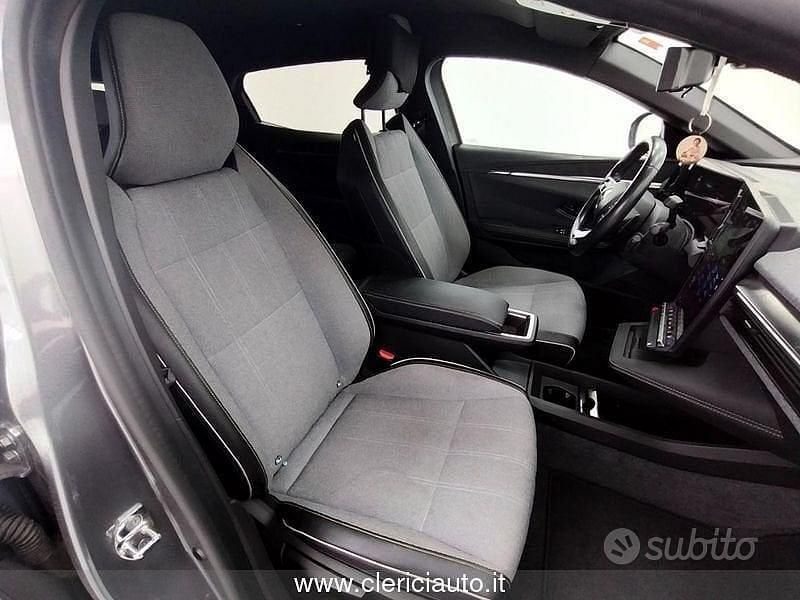 Begagnad Renault Megane E-Tech 160 kW (218 HK) 2022 Grå Sedan