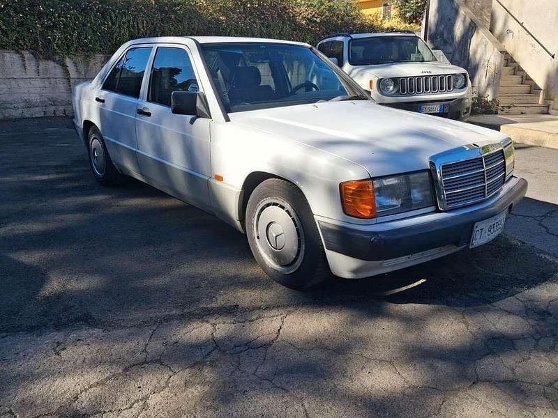 Usata Mercedes 190 194 CV (142 kW) 1990 Bianco Berlina