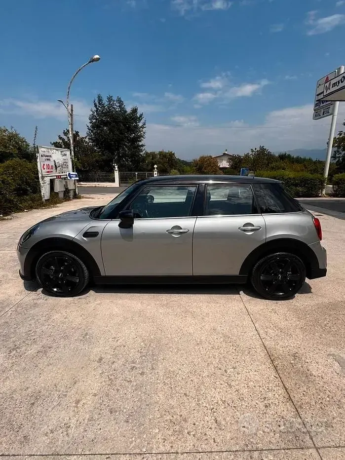 Usata Mini Cooper 136 CV (100 kW) 2022 Argento Utilitaria