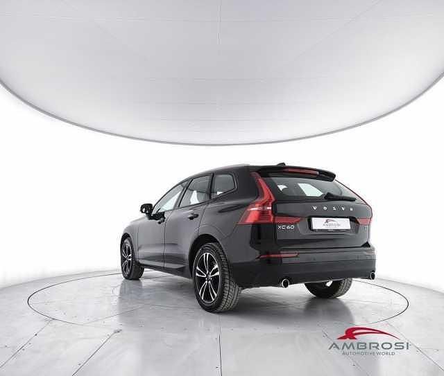 Usata Volvo XC60 Momentum 150 CV (110 kW) 2020 Nero SUV