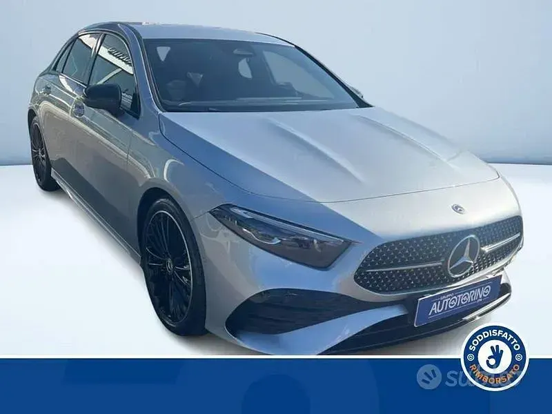 Usata Mercedes A180 Advanced 116 CV (85 kW) 2024 Argento metallizzato Berlina