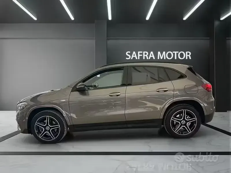 Usata Mercedes GLA250 Advanced Plus 218 CV (160 kW) 2025 Grigio SUV