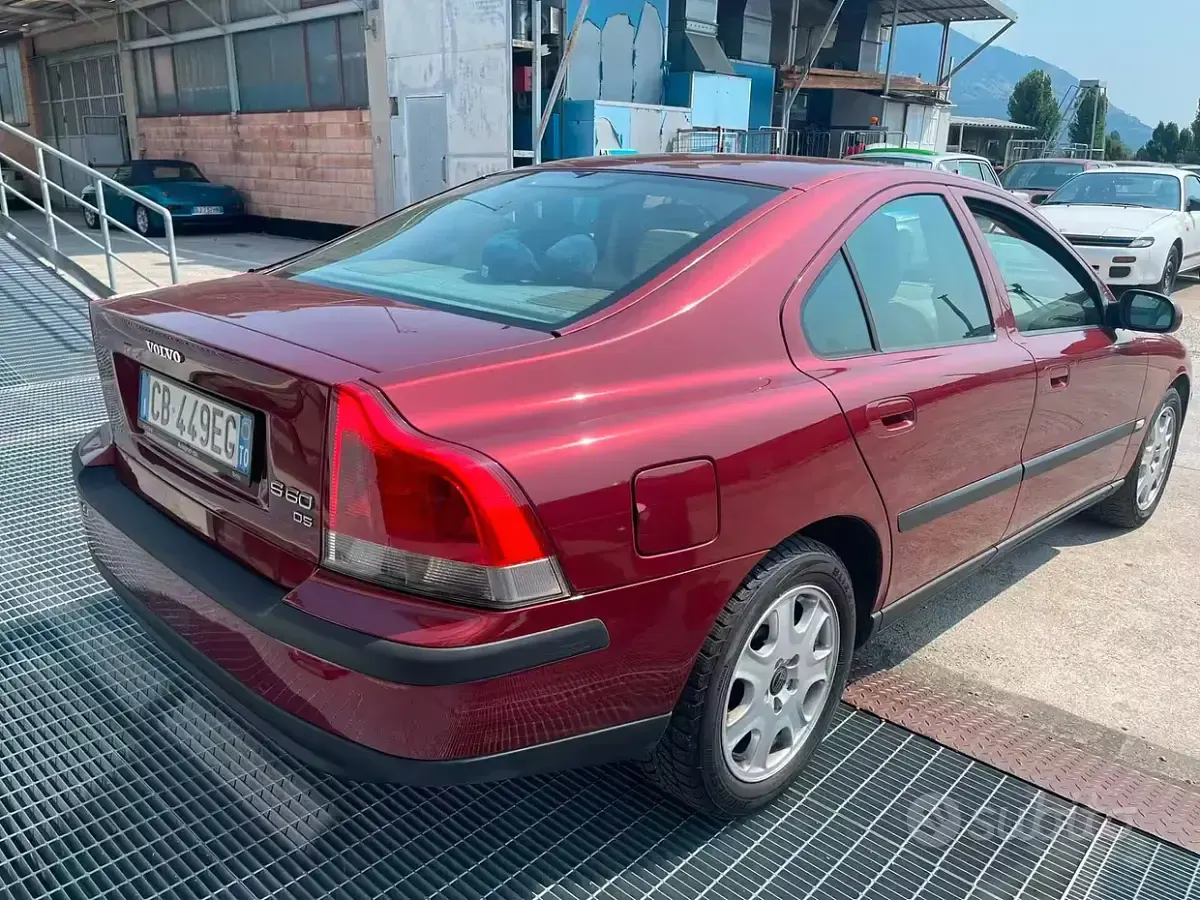 Usata Volvo S60 163 CV (119 kW) 2002 Rosso Berlina