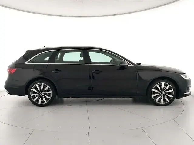 Usata Audi A4 Advanced Plus 163 CV (119 kW) 2022 Nero brillante Station wagon