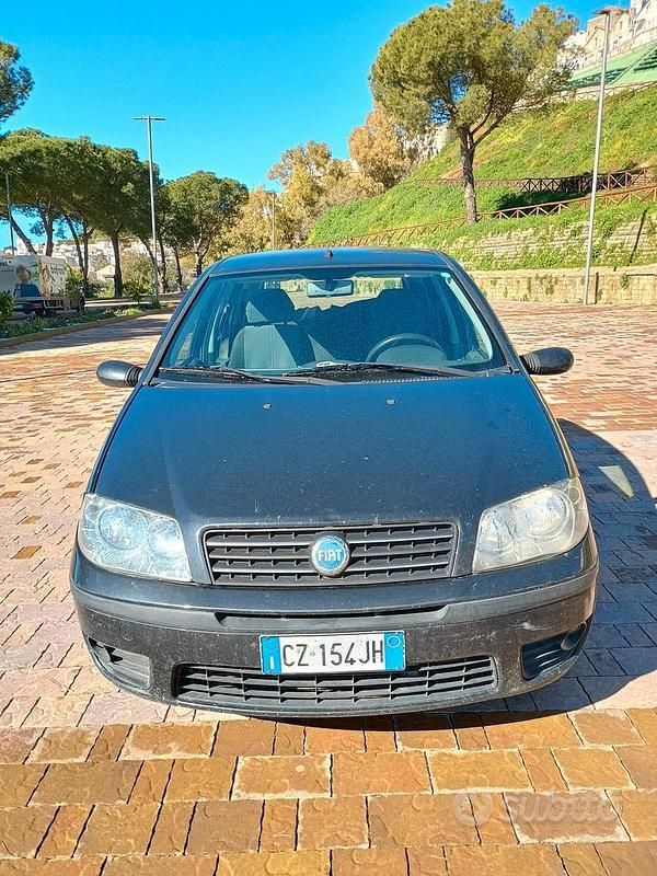Usata Fiat Punto 70 CV (51 kW) 2006 Nero Berlina