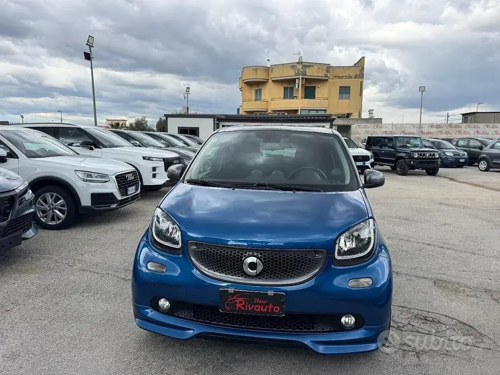 Usata Smart ForFour Brabus 90 CV (66 kW) 2018 Blu Utilitaria