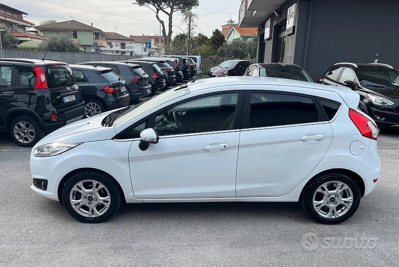 Usata Ford Fiesta Titanium 95 CV (69 kW) 2017 Bianco Berlina