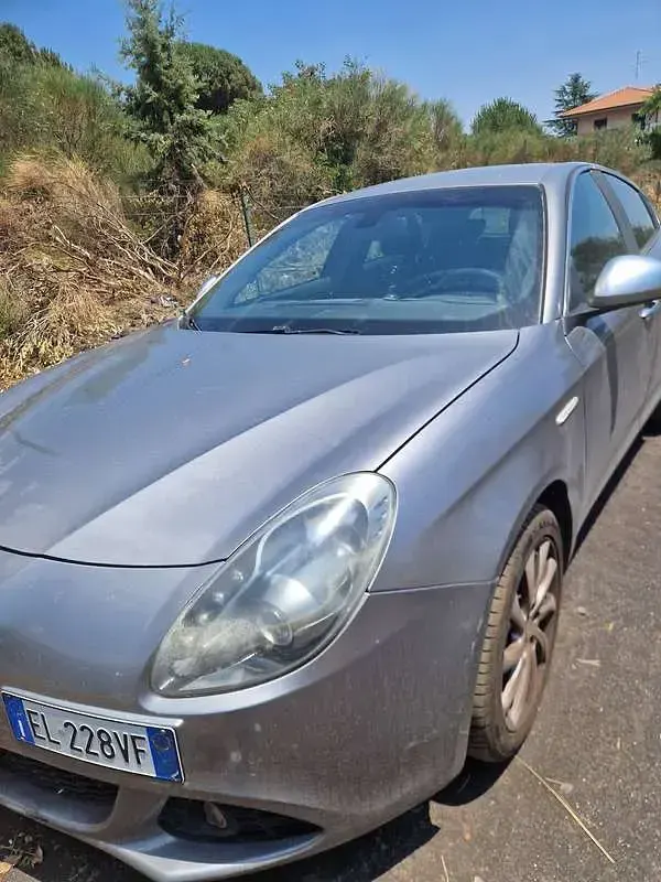 Usata Alfa Romeo Giulietta Distinctive 105 CV (77 kW) 2012 Grigio Utilitaria