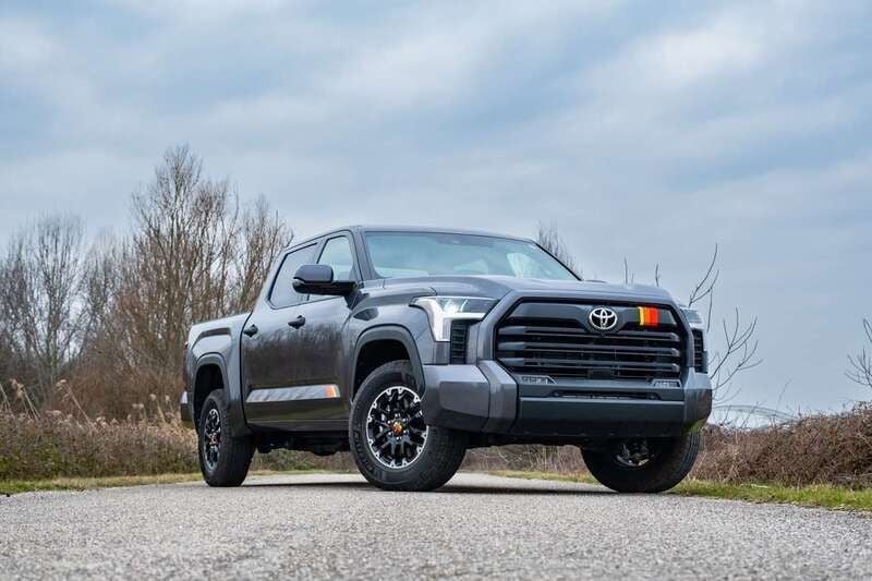 Nuova Toyota Tundra SR 394 CV (289 kW) 2025 Grigio Pick-up