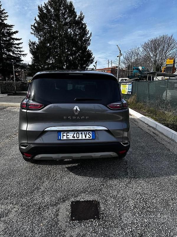 Usata Renault Espace 160 CV (117 kW) 2016 Grigio Monovolume