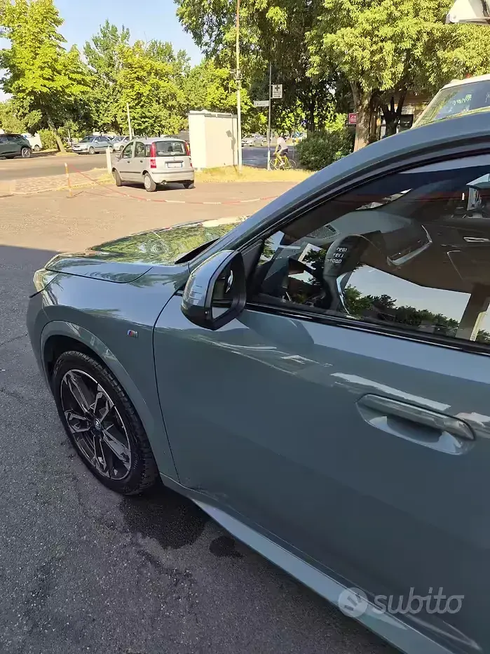 Usata BMW iX2 Efficient Dynamics 67 kW (92 CV) 2025 Verde SUV
