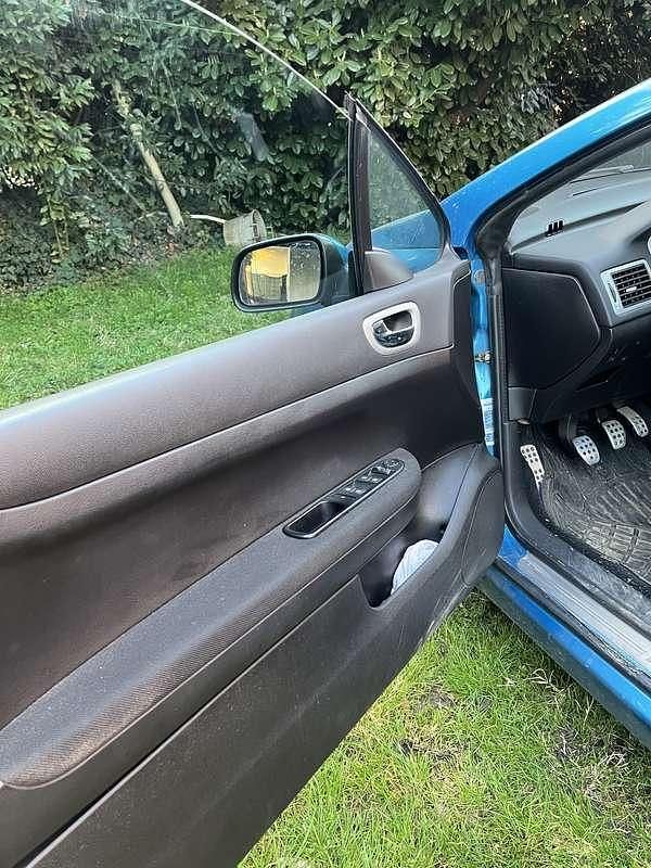 Usata Peugeot 307 CC 109 CV (80 kW) 2007 Cabrio