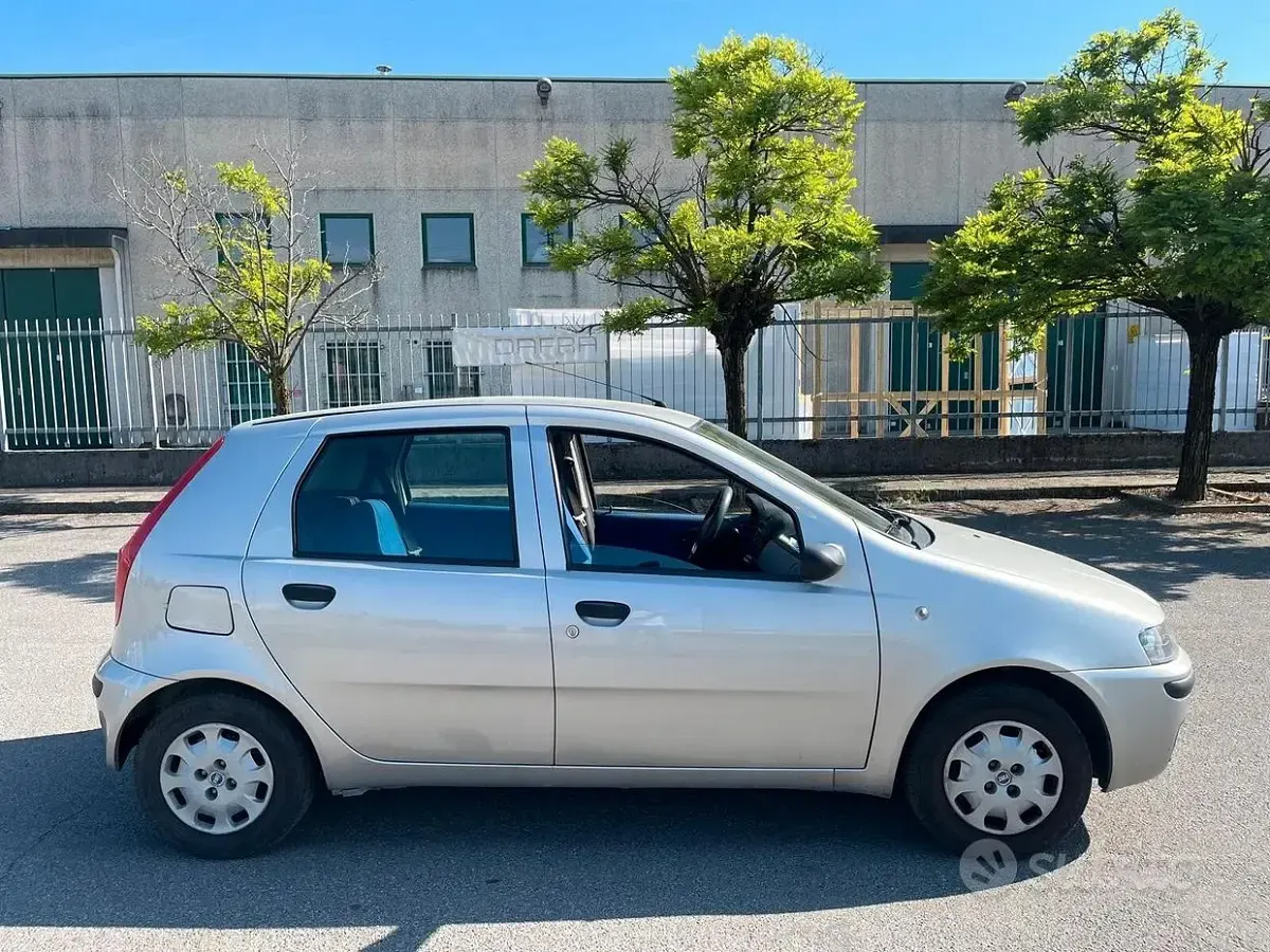 Usata Fiat Punto 60 CV (44 kW) 2003 Grigio Utilitaria