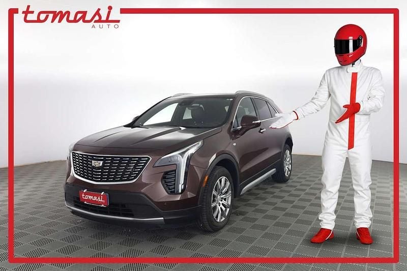 Usata Cadillac XT4 174 CV (127 kW) 2022 Rosewood red SUV