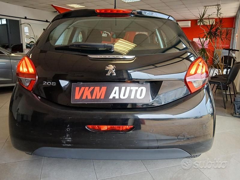 Usata Peugeot 208 75 CV (55 kW) 2017 Nero Utilitaria