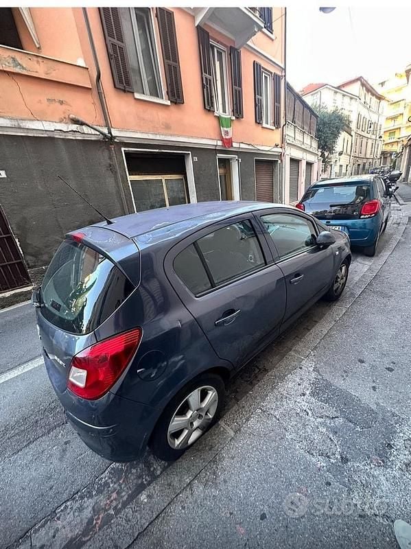 Blu Usata 2009 Opel Corsa Tre volumi | 999 € (Super prezzo) - Immagine 1/4
