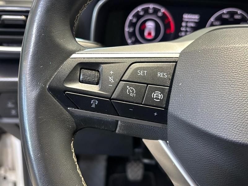 Usata Seat Leon Business 90 CV (66 kW) 2023 Bianco Berlina