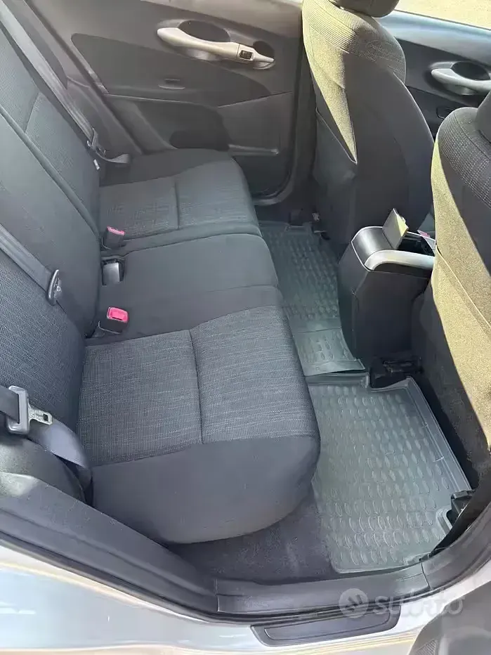 Usata Toyota Auris 90 CV (66 kW) 2008 Grigio Utilitaria