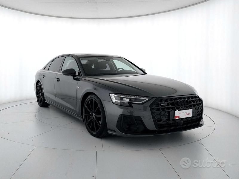 Usata Audi A8 Ambiente 286 CV (210 kW) 2024 Grigio Berlina