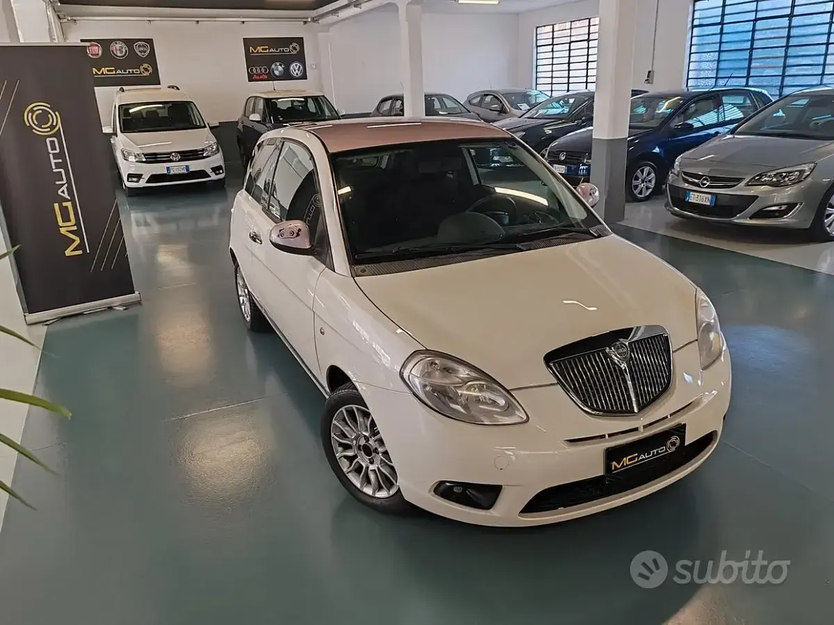 Usata Lancia Ypsilon 69 CV (50 kW) 2011 Bianco Utilitaria