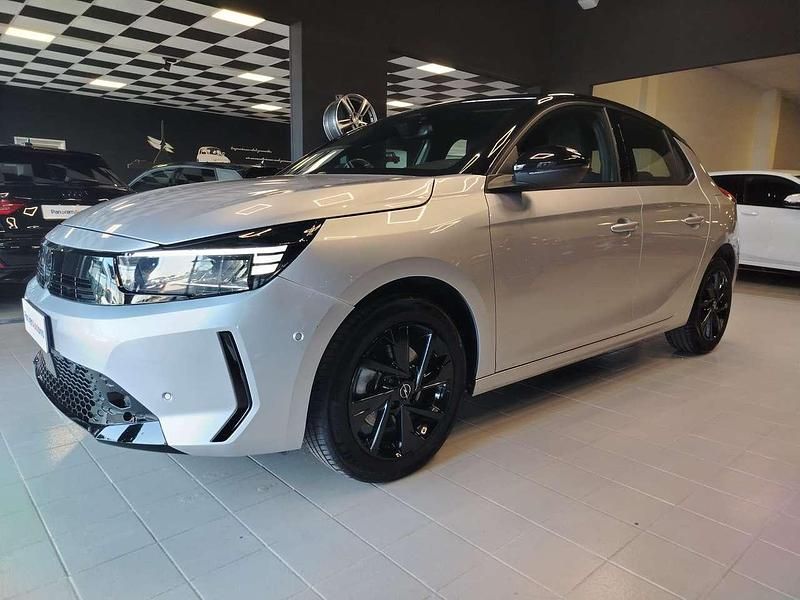 Usata Opel Corsa GS Line 101 CV (74 kW) 2025 Grigio tetto nero Utilitaria