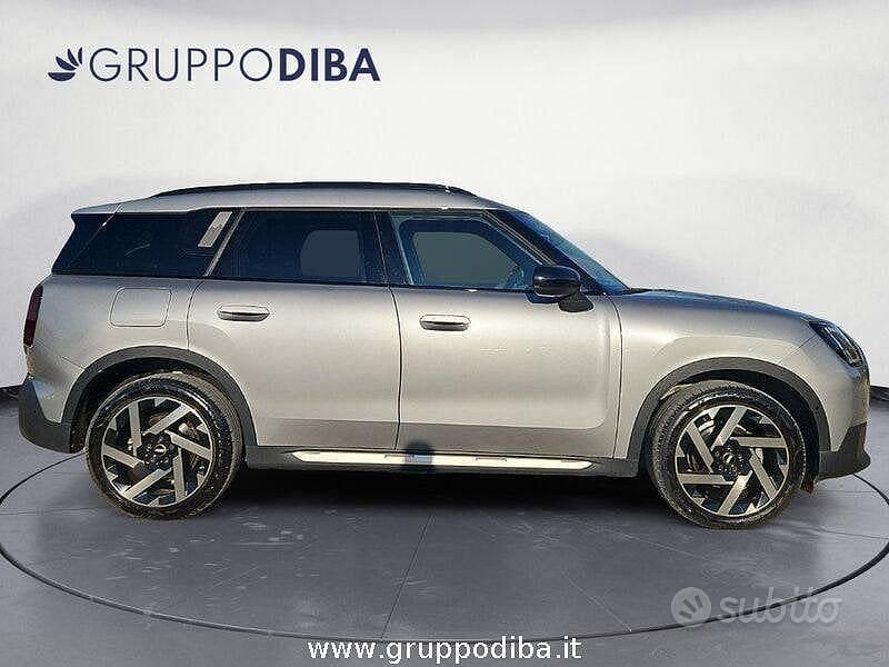 Usata Mini Countryman Favoured 163 CV (119 kW) 2024 Argento SUV