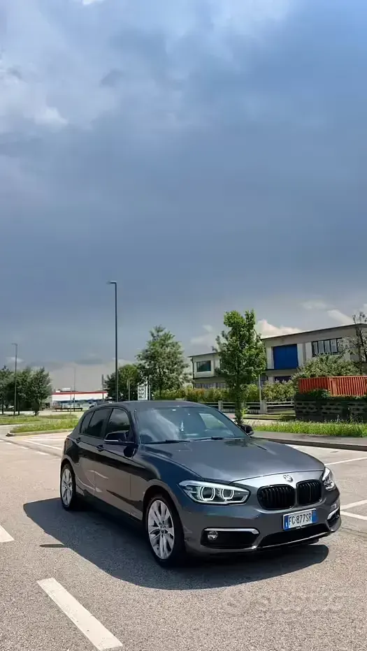 Usata BMW 118 150 CV (110 kW) 2016 Grigio Utilitaria