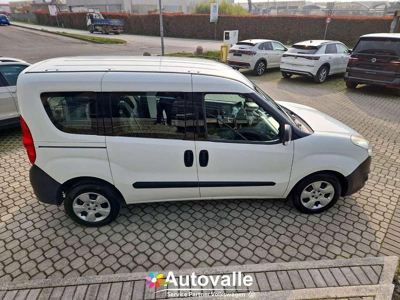Usata Opel Combo 105 CV (77 kW) 2017 Bianco Monovolume