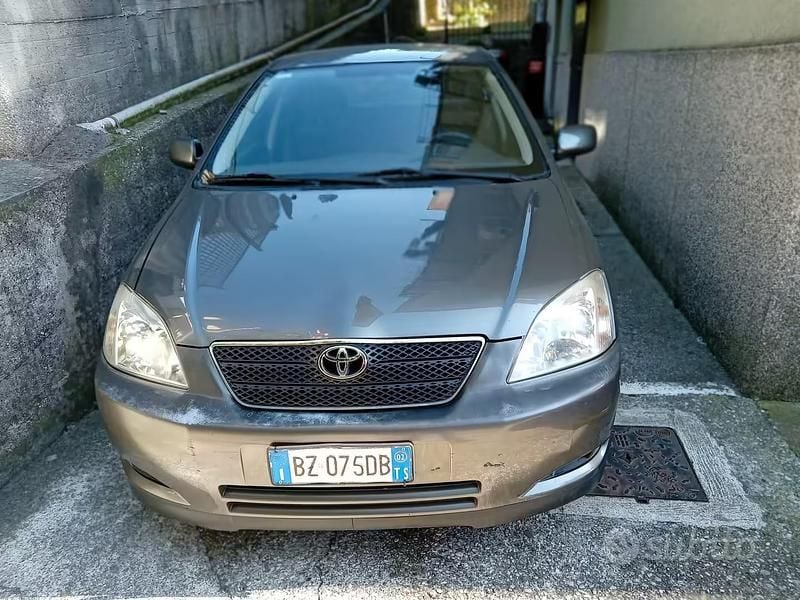 Usata Toyota Corolla 97 CV (71 kW) 2002 Berlina