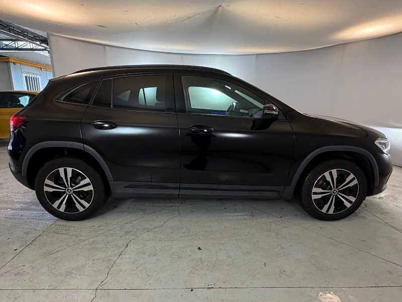 Usata Mercedes GLA180 Business 116 CV (85 kW) 2020 Nero SUV