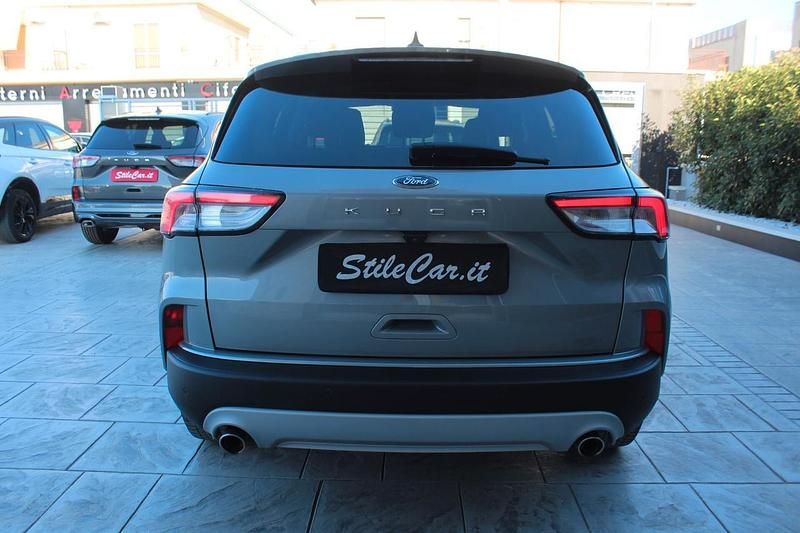 Usata Ford Kuga Business Edition 120 CV (88 kW) 2021 Argento SUV