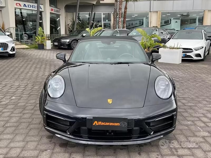 Usata Porsche 992 450 CV (330 kW) 2022 Nero Cabrio