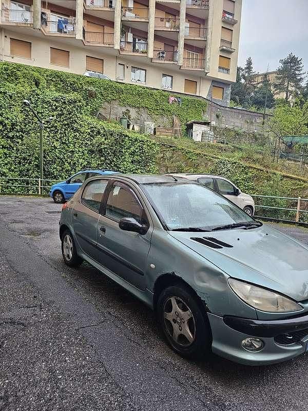 Usata Peugeot 206 60 CV (44 kW) 2000 Berlina