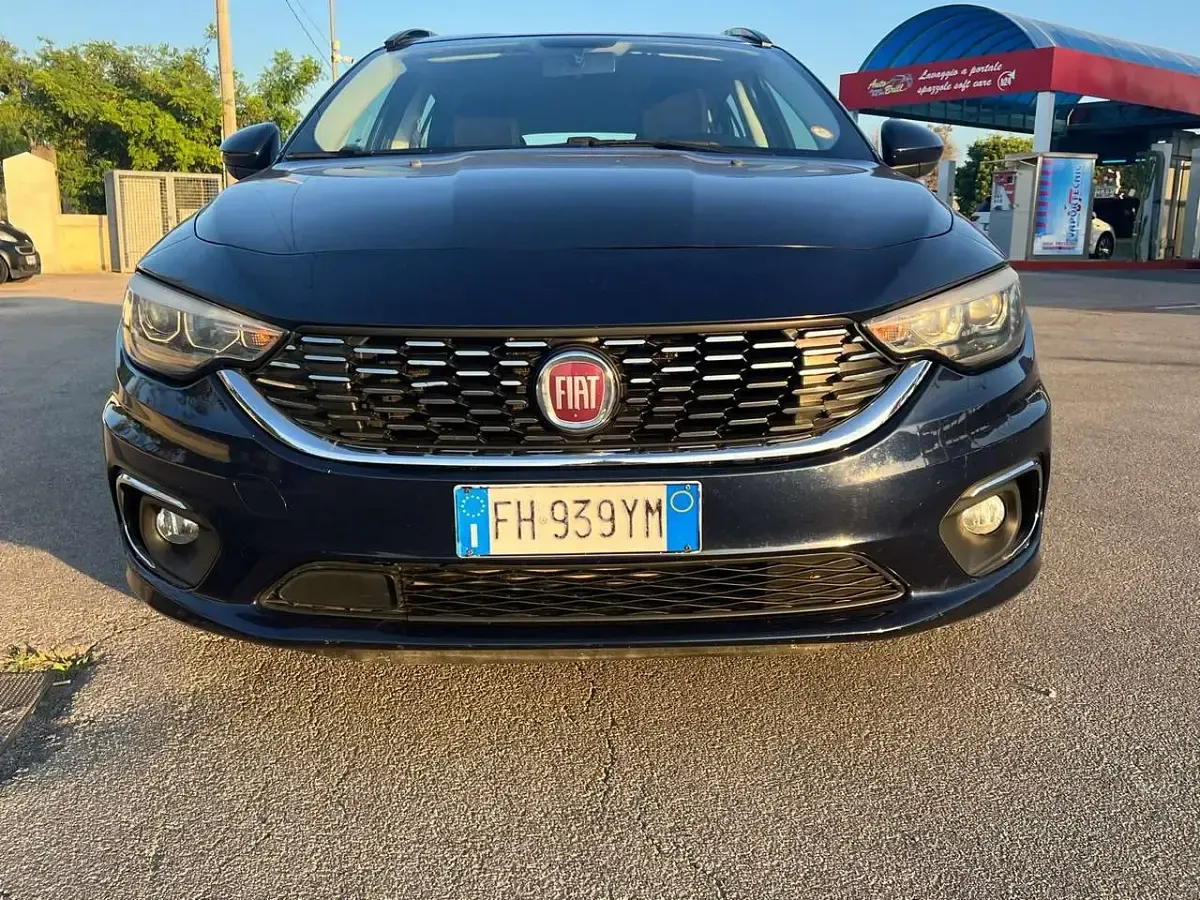 Usata Fiat Tipo Lounge 120 CV (88 kW) 2017 Blu/azzurro Station wagon