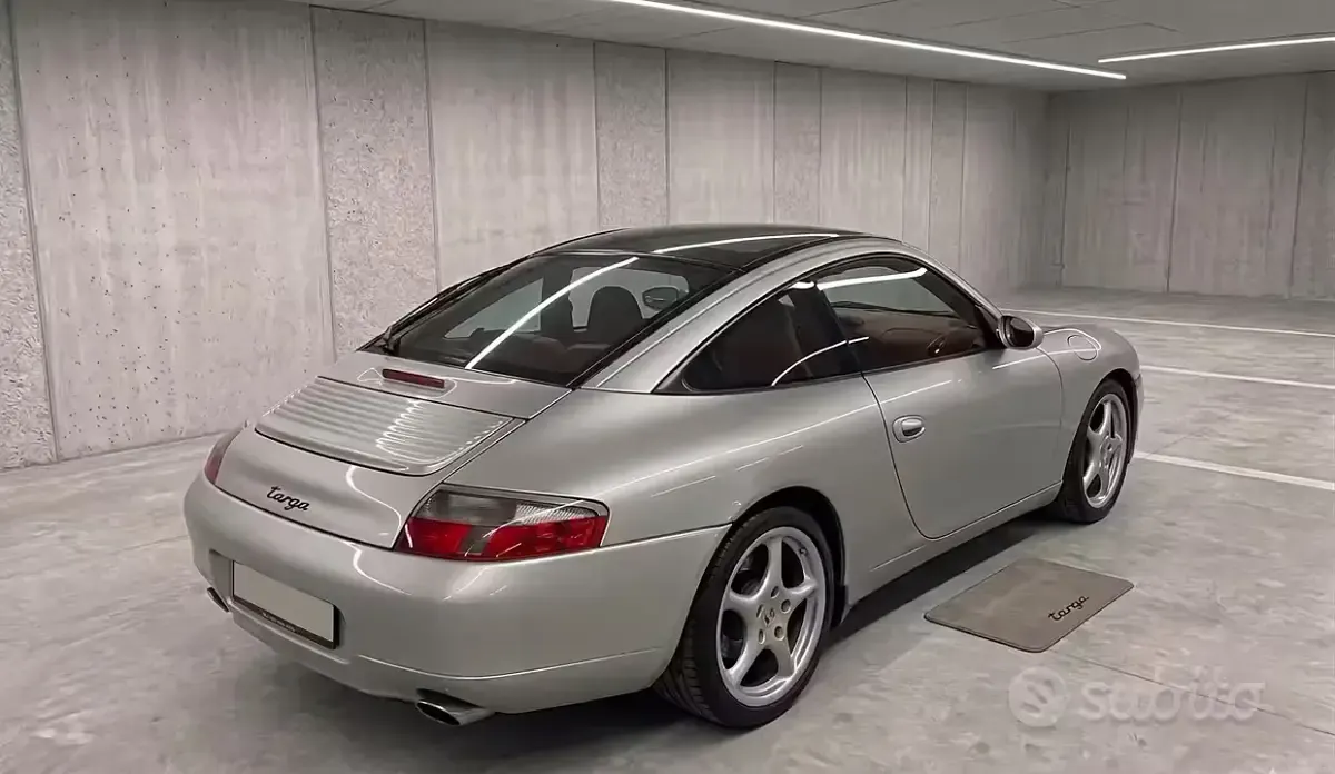 Usata Porsche 996 320 CV (235 kW) 2002 Grigio