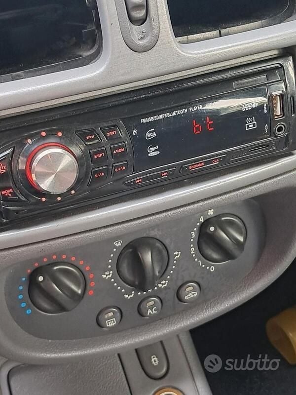 Usata Renault Clio II 78 CV (57 kW) 1998 Grigio Utilitaria